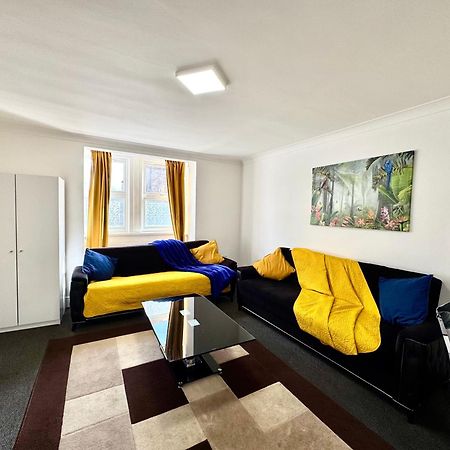 4 Bedrooms House, 3 Bathrooms , Separate Reception, Full Kitchen, Garden, Parking Λονδίνο Εξωτερικό φωτογραφία