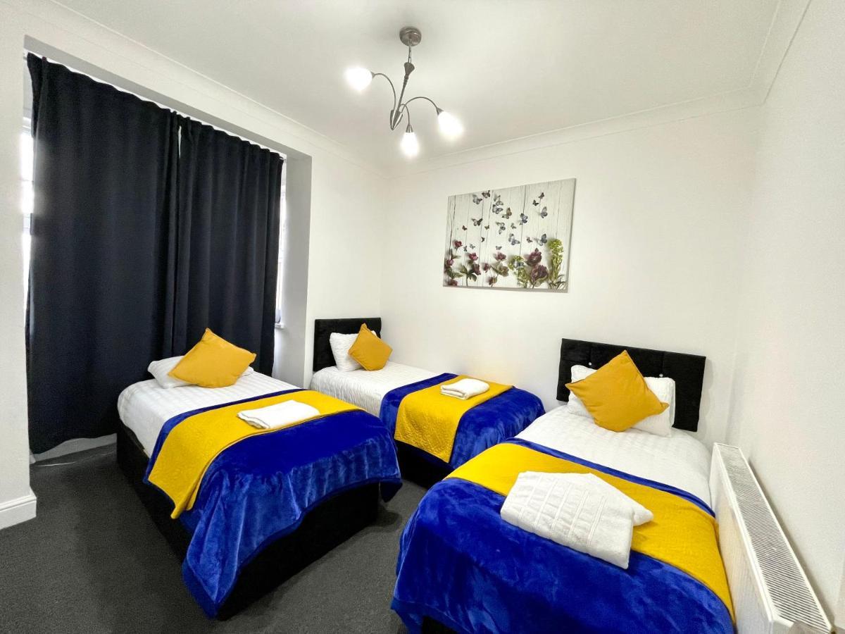 4 Bedrooms House, 3 Bathrooms , Separate Reception, Full Kitchen, Garden, Parking Λονδίνο Εξωτερικό φωτογραφία